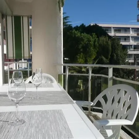 Velasquez One Bed * Κάννες